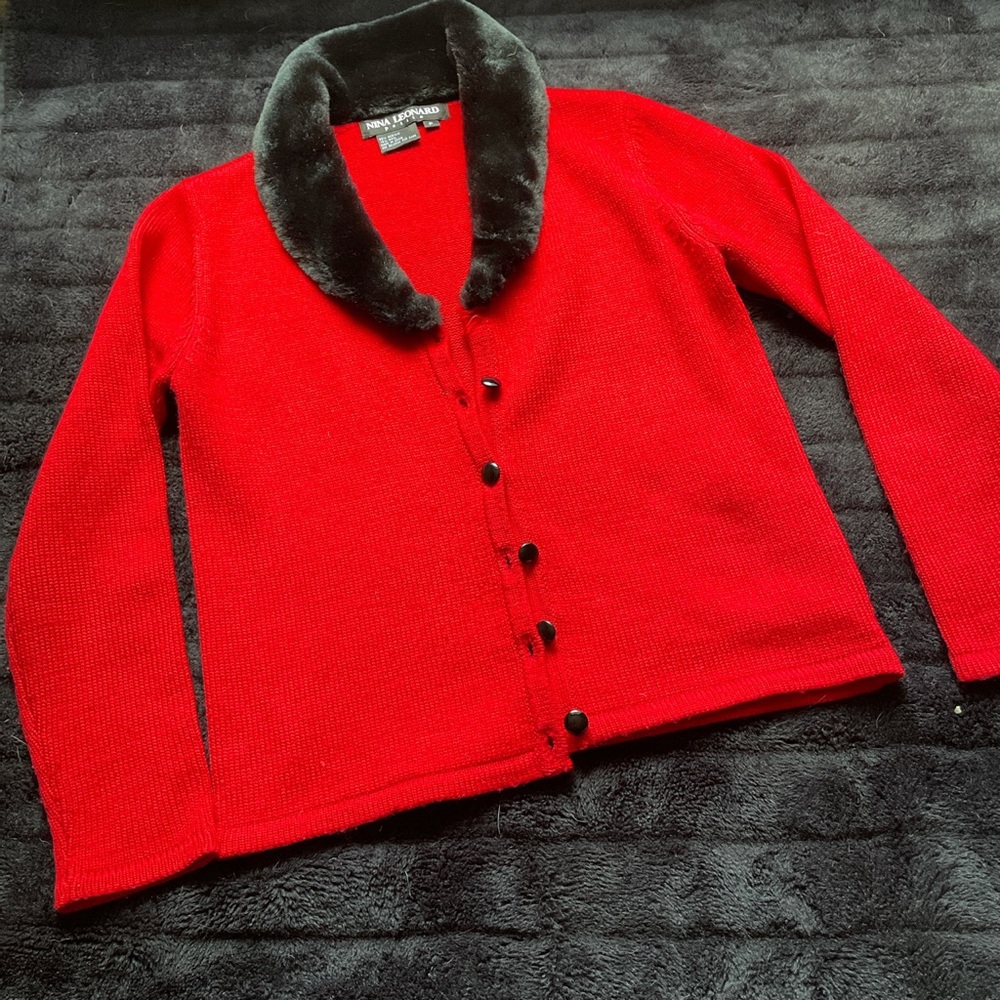 Vintage Nina Leonard sweater
